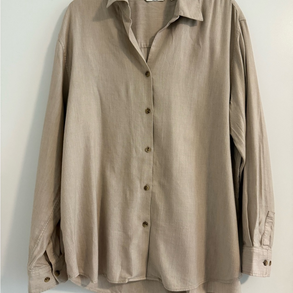 Uniqlo Soft Rayon Blend Button Down Shirt